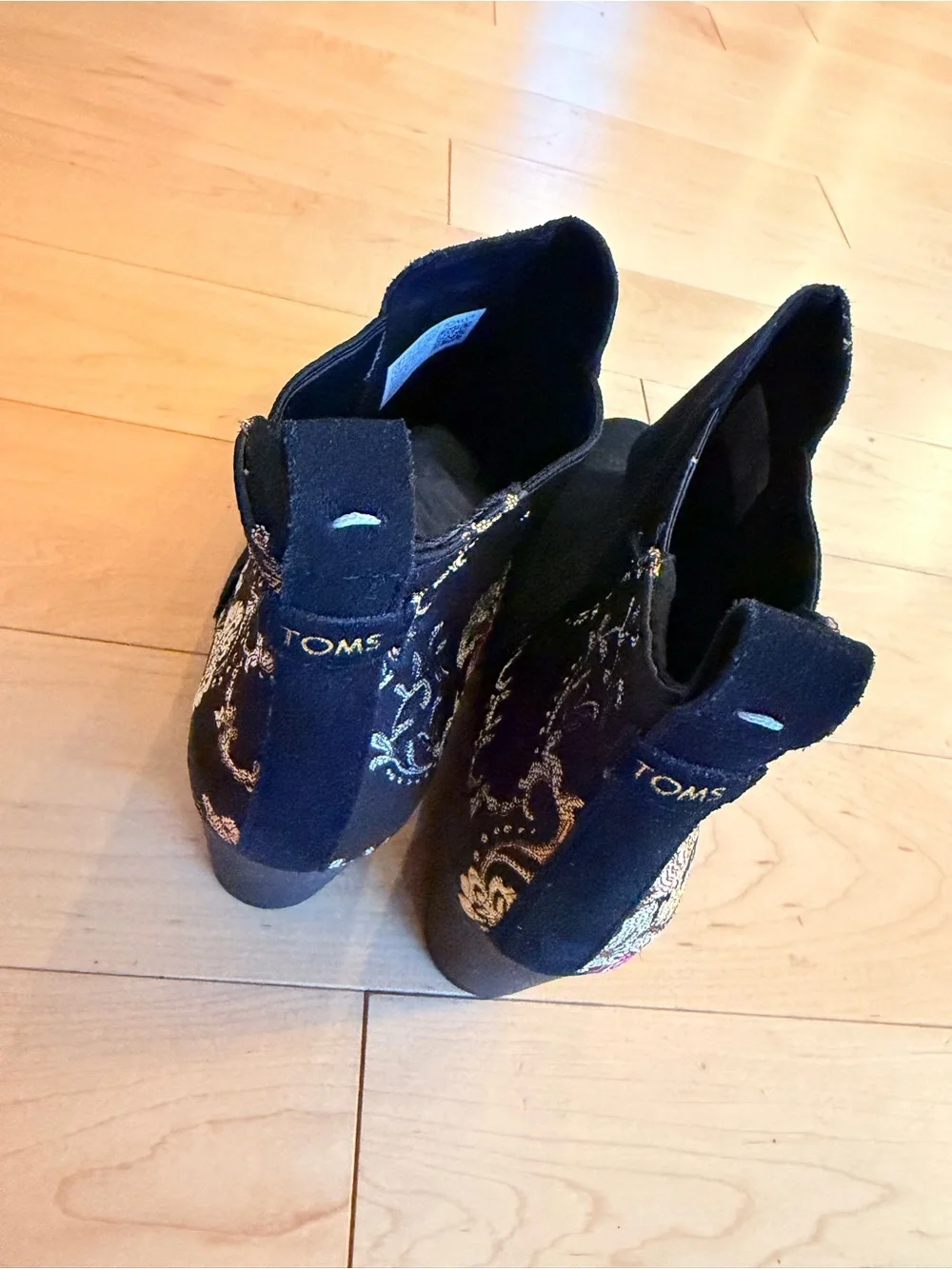 TOMS Kelsey Black Suede Floral Brocade Wedge Ankle Boots Women’s 9.5 NWOB